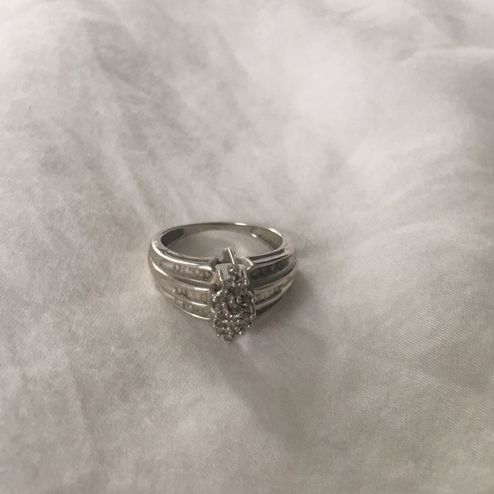 Ring, Size 6.